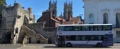 Bus padding York minster